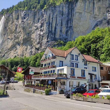Hotel Restaurant Jungfrau ラウターブルンネン エクステリア 写真