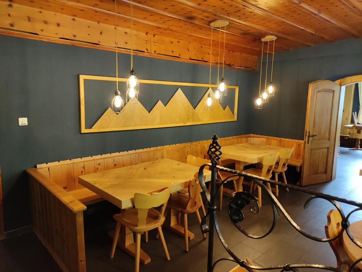 Hotel Restaurant Jungfrau ラウターブルンネン エクステリア 写真