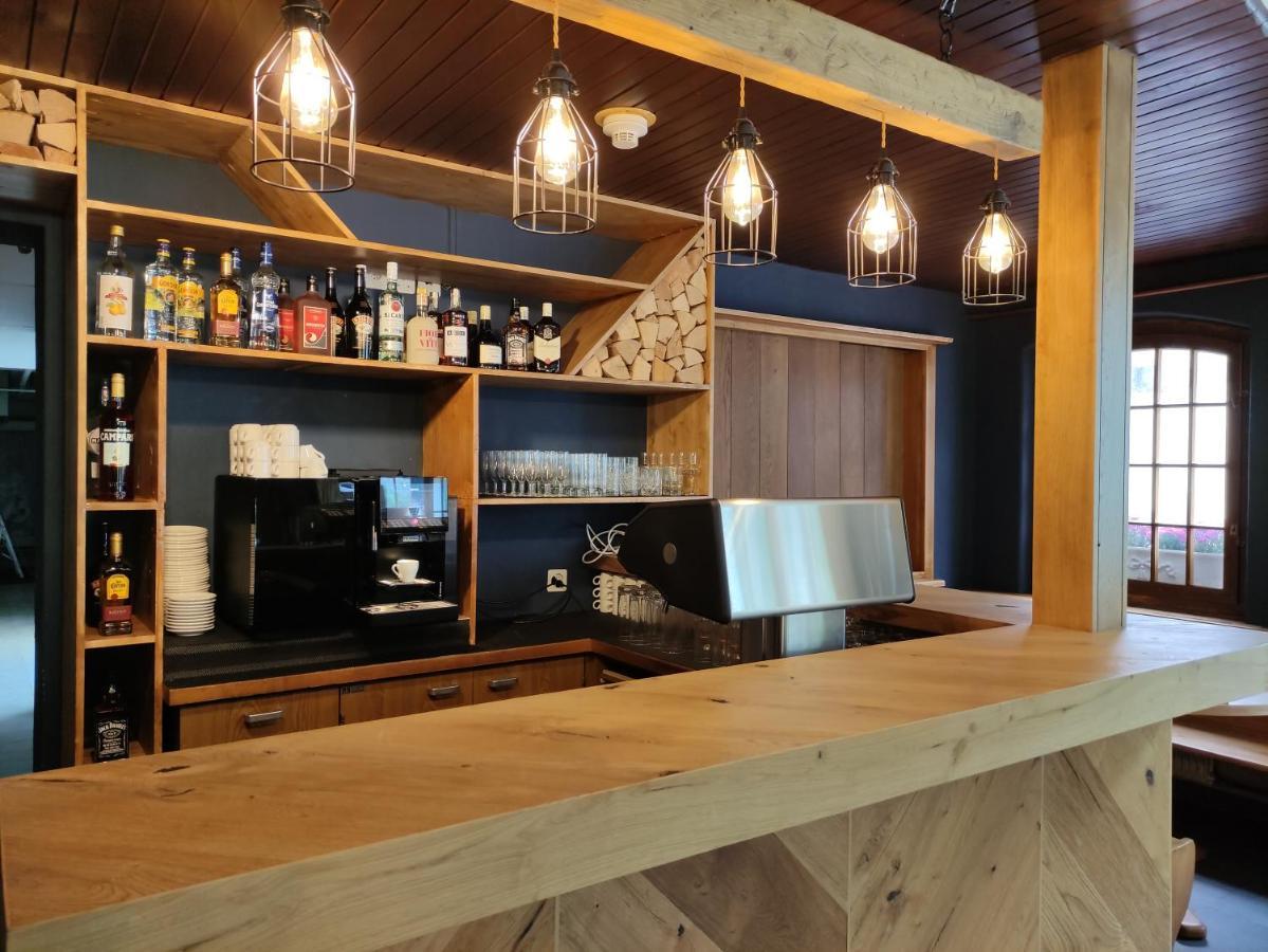 Hotel Restaurant Jungfrau ラウターブルンネン エクステリア 写真