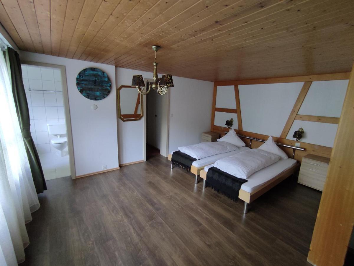 Hotel Restaurant Jungfrau ラウターブルンネン エクステリア 写真