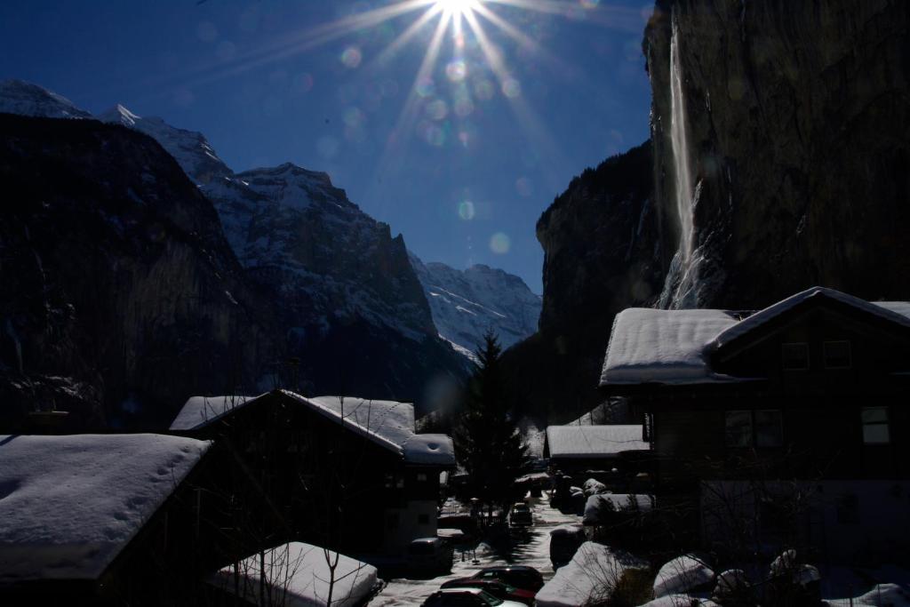 Hotel Restaurant Jungfrau ラウターブルンネン エクステリア 写真