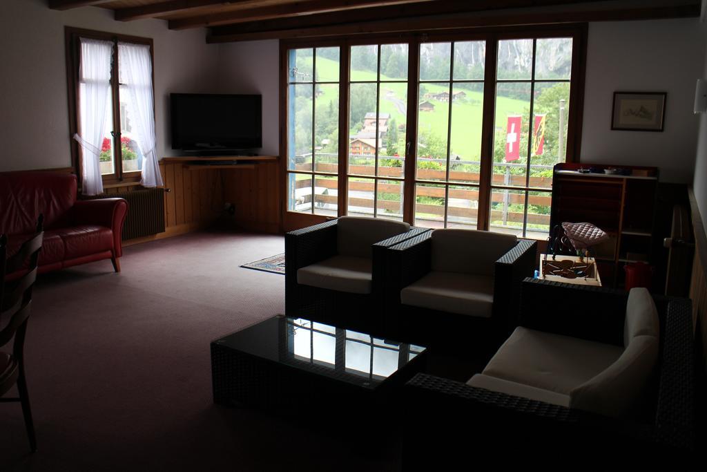 Hotel Restaurant Jungfrau ラウターブルンネン エクステリア 写真