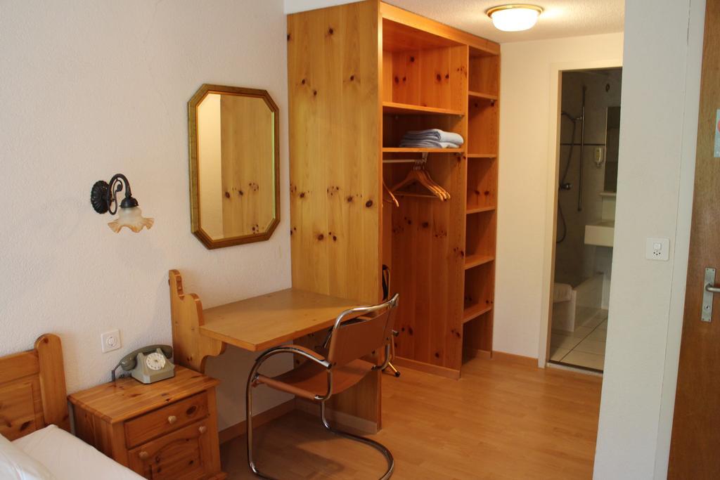 Hotel Restaurant Jungfrau ラウターブルンネン 部屋 写真