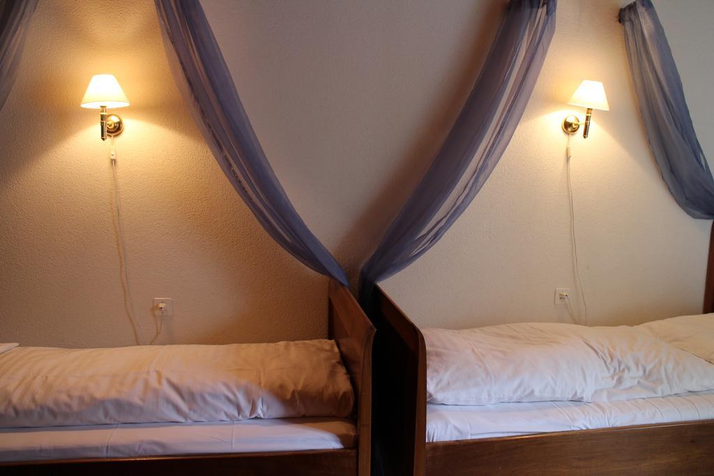 Hotel Restaurant Jungfrau ラウターブルンネン 部屋 写真