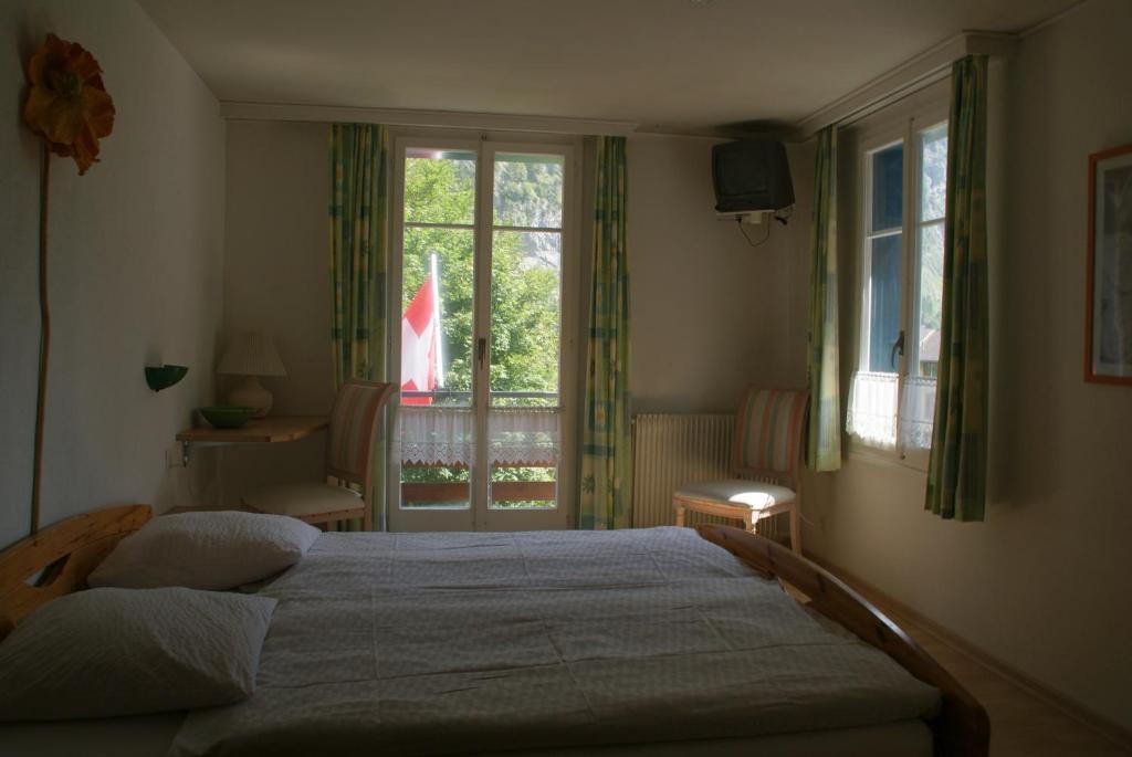 Hotel Restaurant Jungfrau ラウターブルンネン エクステリア 写真
